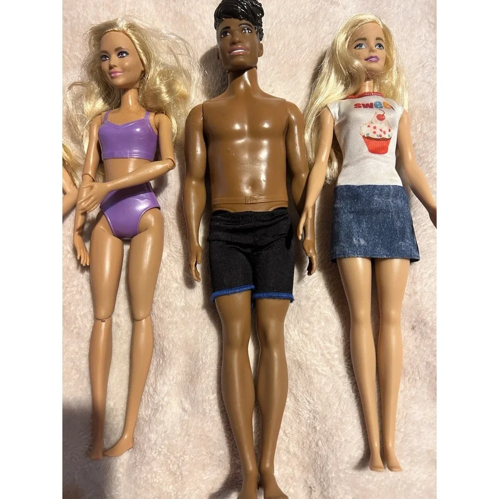 Mixed Lot Of Four Barbies
